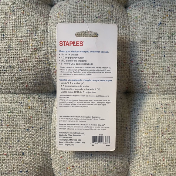 Staples Power Bank Battery Charger - Silver - Picture 2 of 2